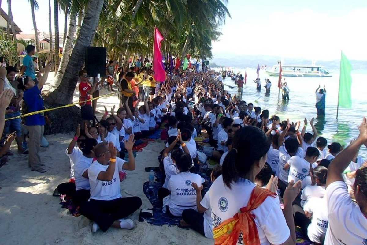 Boracay Boots Out Thailand of Longest Massage Chain Record
