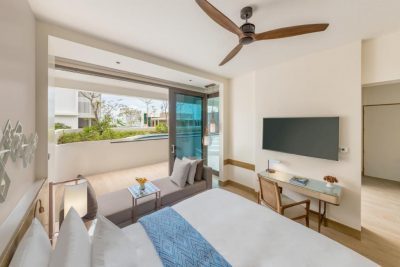 Suite Pool Crimson Resort boracaybeach.guide