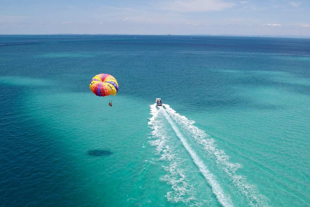 I love parasailing, you get such a great view of Boracay from above