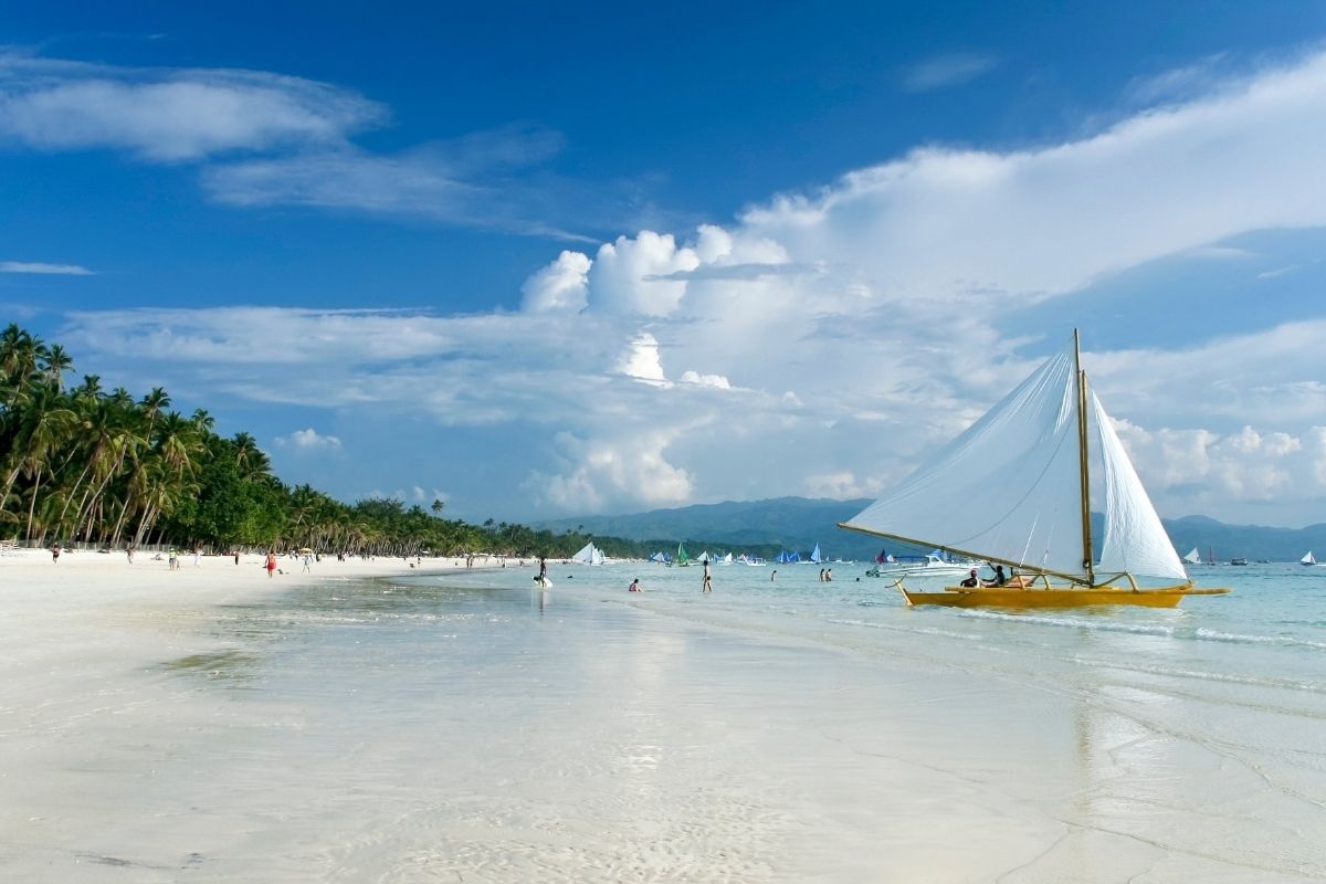 Private Traditional Sailing Experience in Boracay
